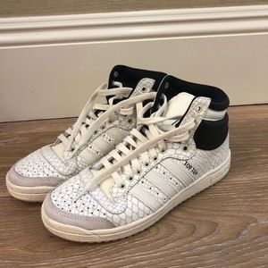 le adidas dieci salve occasionali, scarpe da ginnastica poshmark le adidas dieci salve occasionali, scarpe da ginnastica poshmark
